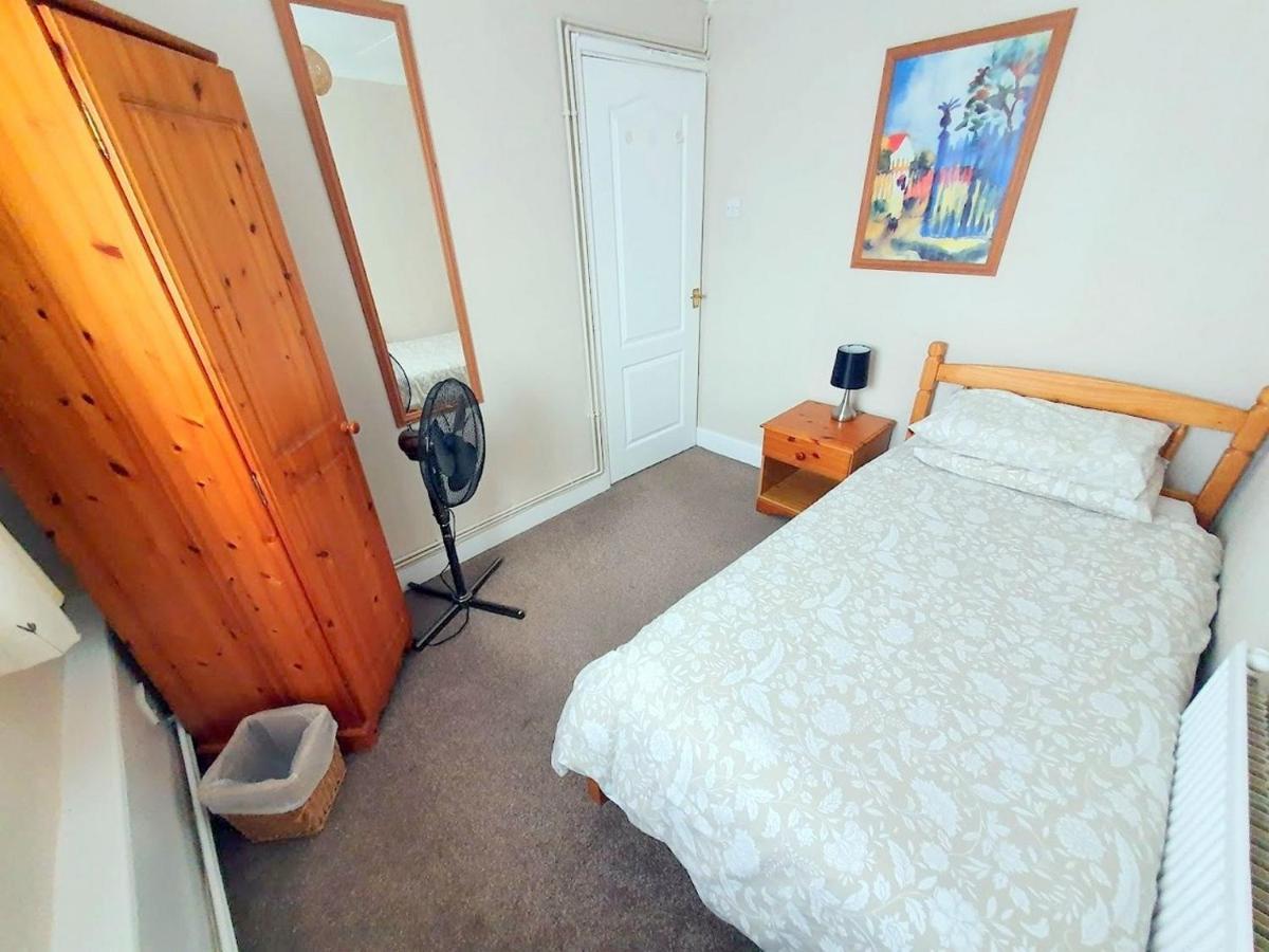 Wentworth Apartment With 2 Bedrooms, Superfast Wi-Fi And Parking Sittingbourne Luaran gambar