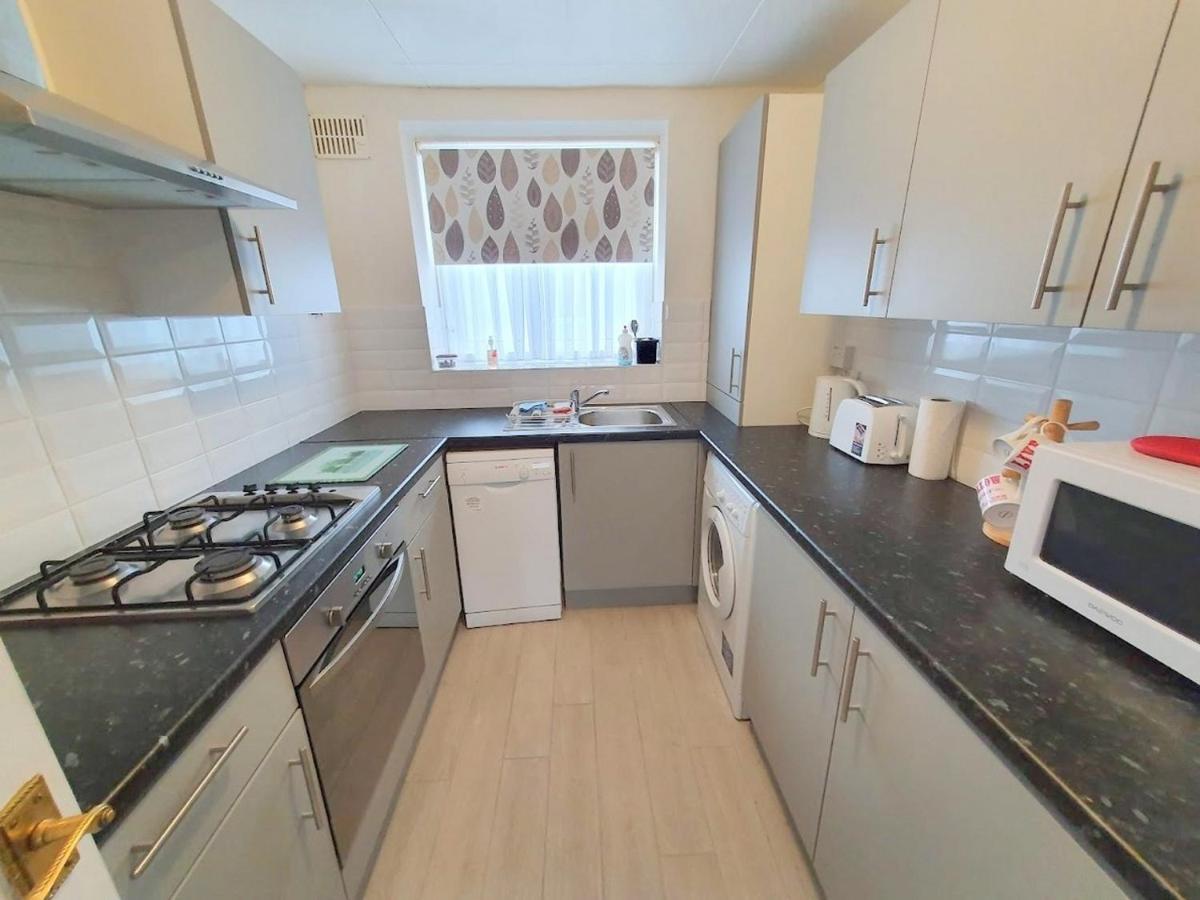 Wentworth Apartment With 2 Bedrooms, Superfast Wi-Fi And Parking Sittingbourne Luaran gambar