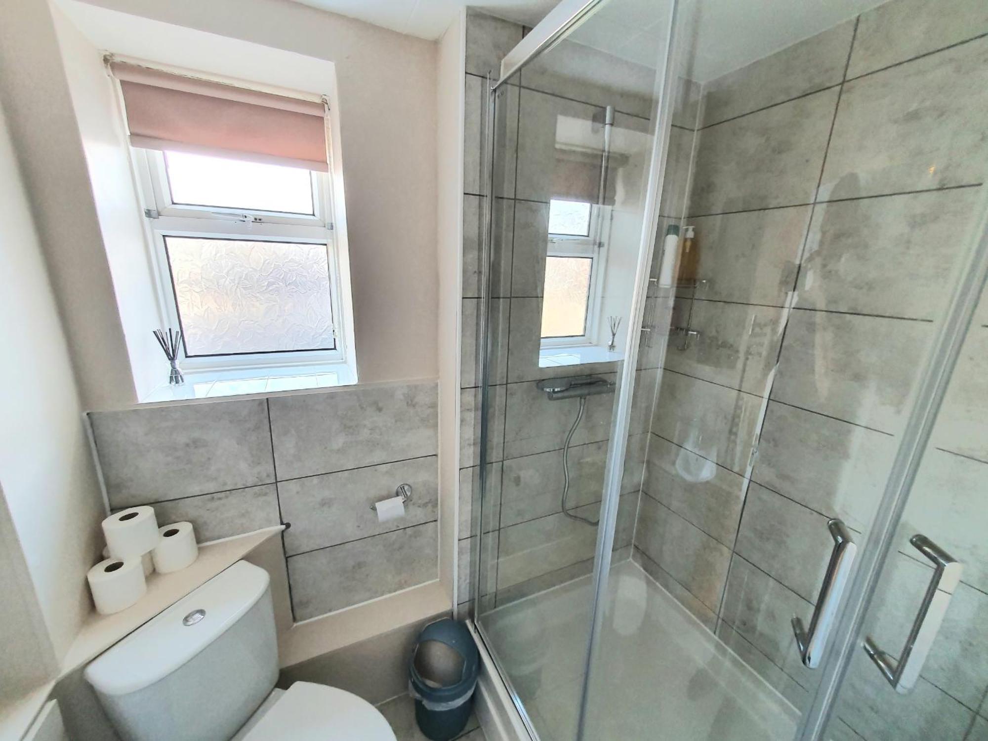 Wentworth Apartment With 2 Bedrooms, Superfast Wi-Fi And Parking Sittingbourne Luaran gambar